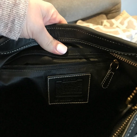 Coach Signature Shoulder bag - Picture 3 of 3
